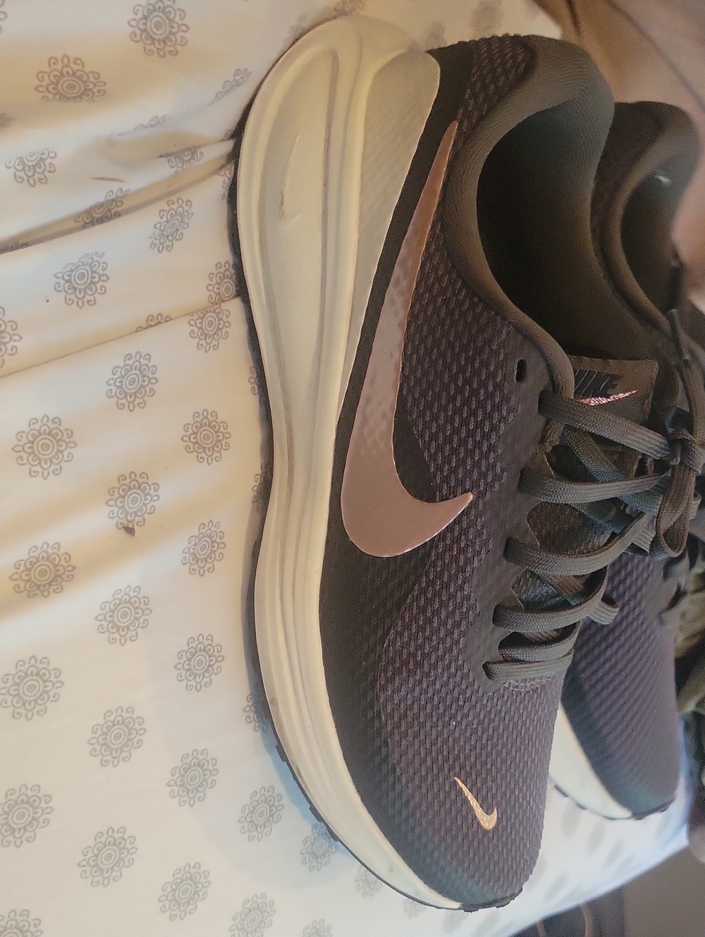 Nike Women's Athletic Shoes - Charcoal with Metallic Rose Swoosh